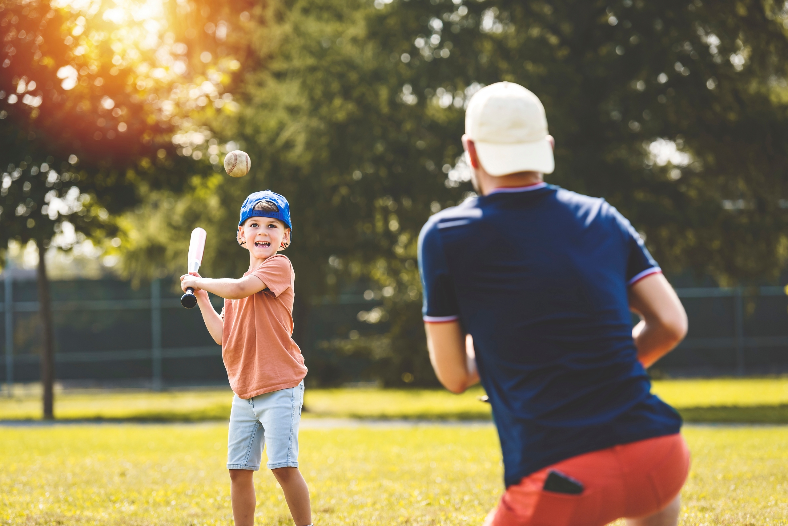 twee baseballspelers op het veld