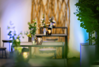 receptietafels in een feestzaal