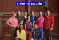groep trainers staat naast elkaar