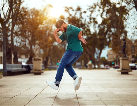 bboy op een open plein